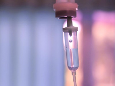 Infusionstropf im Krankenhaus 