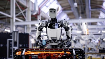 Mercedes-Benz testet den Einsatz des humanoiden Roboters Apollo von Apptronik in der Produktion.
