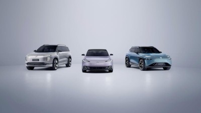 Dreifache Weltpremiere: Volkswagen zeigt in Shanghai (von links) die Konzeptfahrzeuge ID. Era, ID. Aura und ID. Evo.