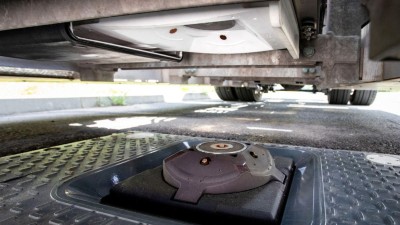 Das automatisierte Kontaktsystem stellt eine sichere Verbindung zwischen Fahrzeug und Ladeinfrastruktur her.