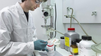 The BAM team is developing special solid electrolytes based on sodium superionic conductors (NASICON).