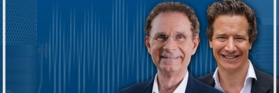 DGI-Podcast. Blauer Hintergrund in mehreren Schattierungen. im Vordergrund Textzug: Prof. Knut A. Grötz. Rechtssicher aufklären - Erstgespräch bis Dokumentation