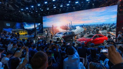 Mercedes-Benz präsentiert den Vision V sowie den CLA mit langem Radstand auf der Auto Shanghai 2025