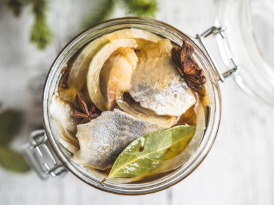 Einweckglas mit Hering