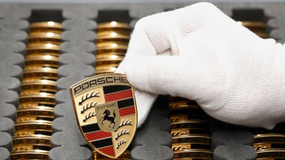 VW-Tochter Porsche meldet herben Gewinneinbruch wegen Sonderkosten.