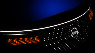 Chromleisten werden neu interpretiert und durch moderne Lichtleiter ersetzt.