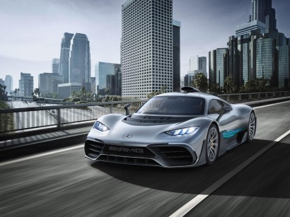 Fahrzeugtechnik Plug In Supersportwagen Mercedes Amg Project One Feiert Premiere Springerprofessional De