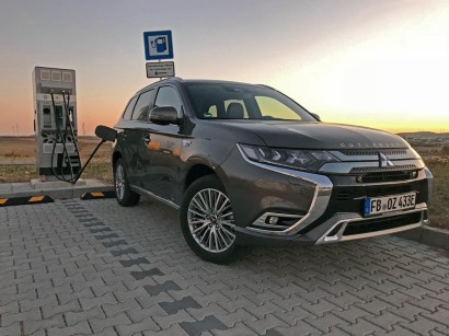 Testbericht Mitsubishi Outlander Plug In Hybrid Springerprofessional De