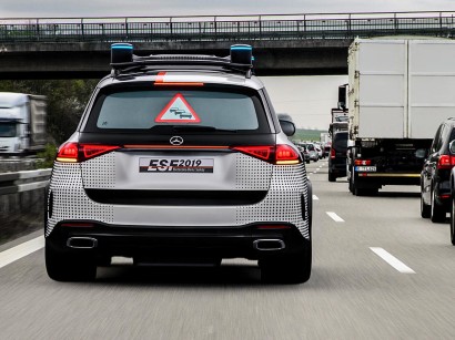 Fahrzeugsicherheit Daimler Zeigt Auf Der Iaa Das Sicherheits Fahrzeug Esf 2019 Springerprofessional De