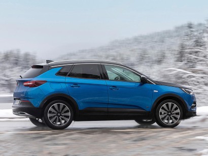 Plug In Hybrid Erster Test Mit Dem Phev Suv Opel Grandland X Hybrid 4 Springerprofessional De