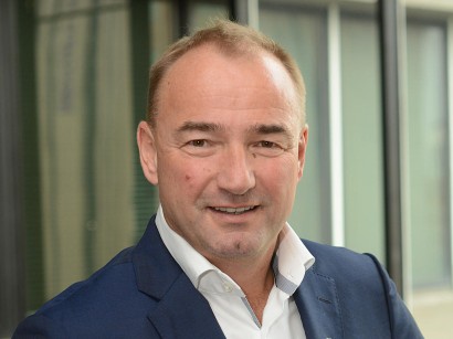 Unternehmen Institutionen Amg Bekommt Einen Neuen Chef Moers Geht Zu Aston Martin Springerprofessional De