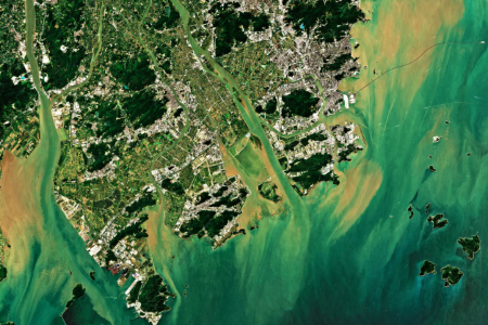 Earth observation for hazard mapping