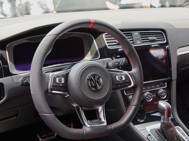 VW Golf GTI TCR Concept