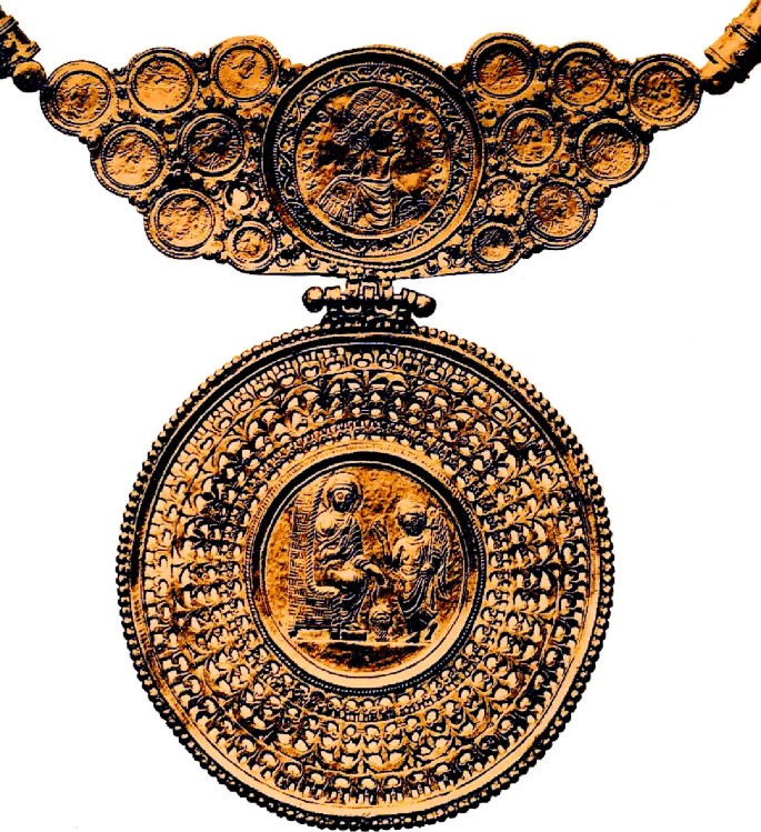 A photo of the ancient gold encolpion.