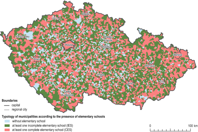 A map of Czech Republic depicts the distribution of municipalities without elementary school, at least one incomplete elementary school, and at least one complete elementary school, in 1961.