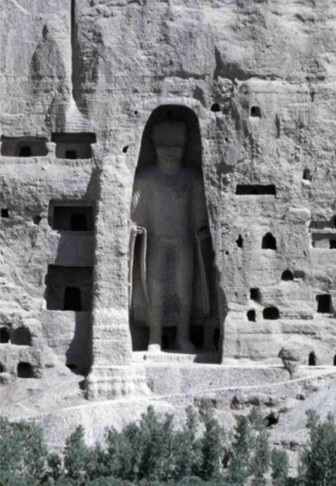 A photograph of the statue of the 38-meter Buddha of the Bamiyan.