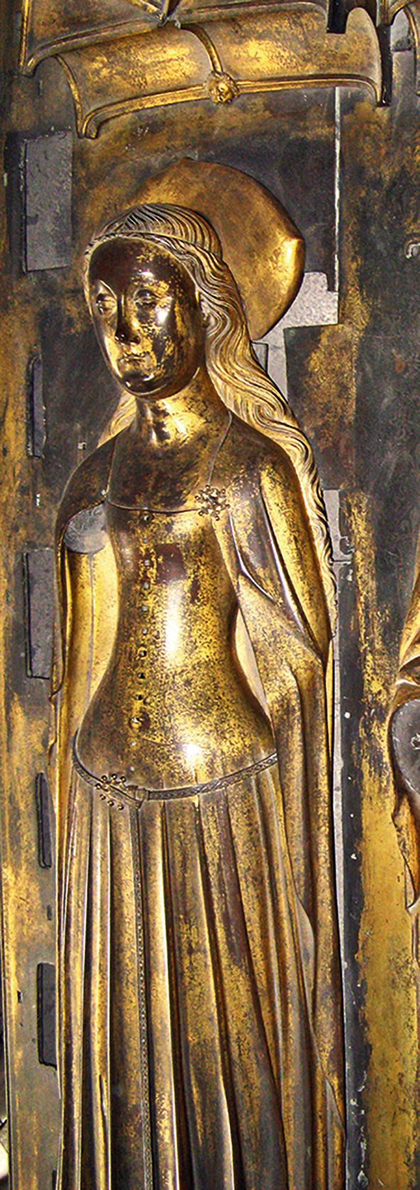A photo of Anne of Bohemia on a tomb effigy.