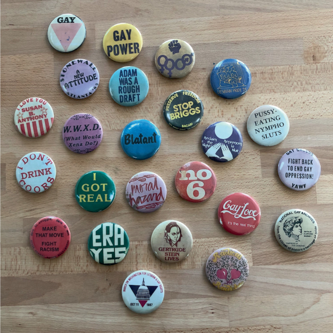 Do people still wear buttons, pins, and badges? - UnifiedManufacturing