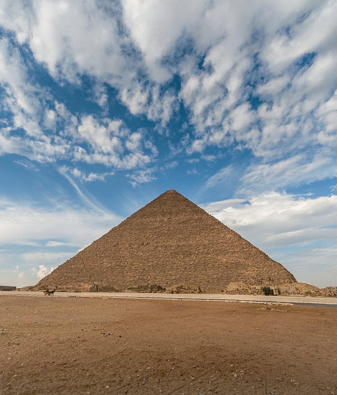 A photograph of the great pyramid of Giza.