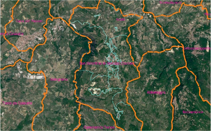 A satellite image of San Valentino highlights the boundaries of the neighboring and census blocks of the municipality indicated in 2 different shades.