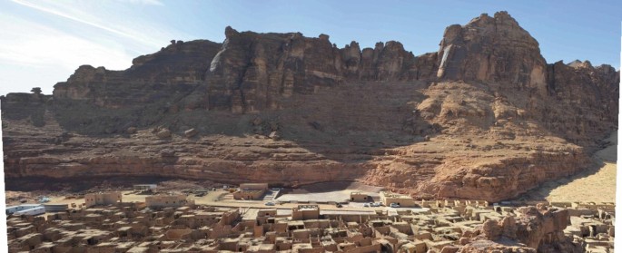 A photograph of Alula's old town's western cliff.