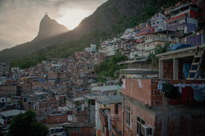 A photo illustrates police firearms displayed on a table.