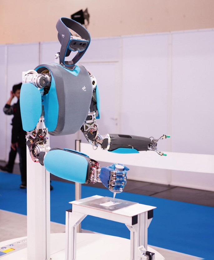 Von drehmomentgeregelten Roboterarmen zum intrinsisch nachgiebigen  humanoiden Roboter | SpringerLink