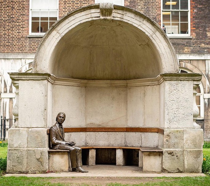 A photograph of the Keats statue, King's college, London.