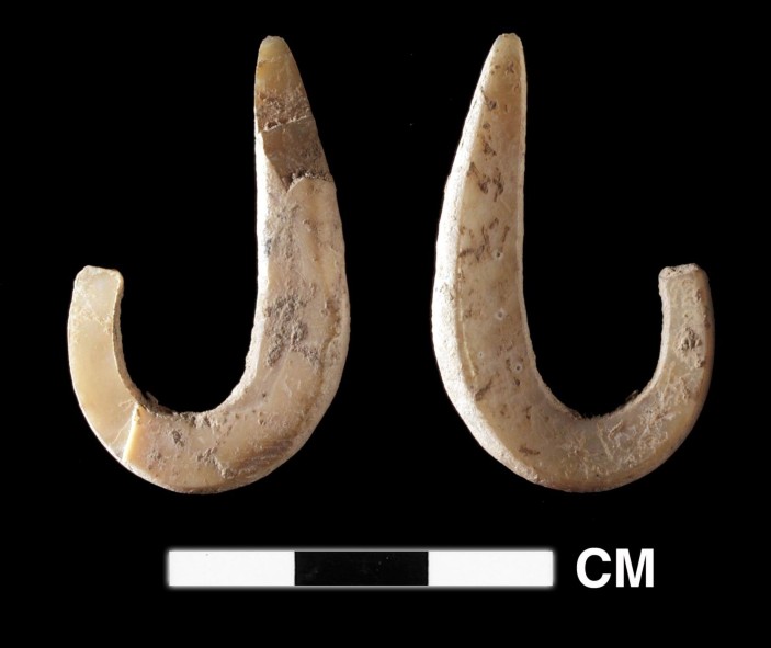 Archaeologists land world's oldest fish hook