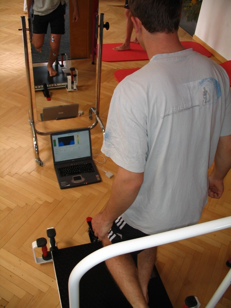 The influence of electromyographic biofeedback therapy on knee