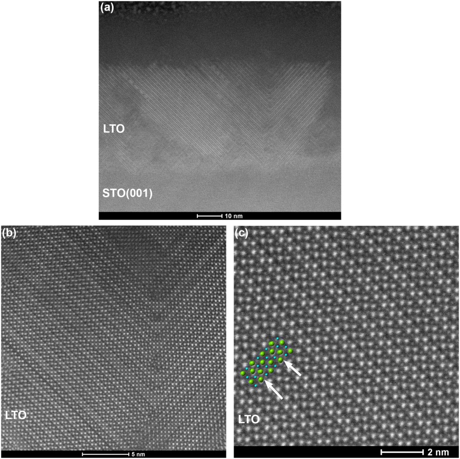 La2Ti2O7 STEM Image