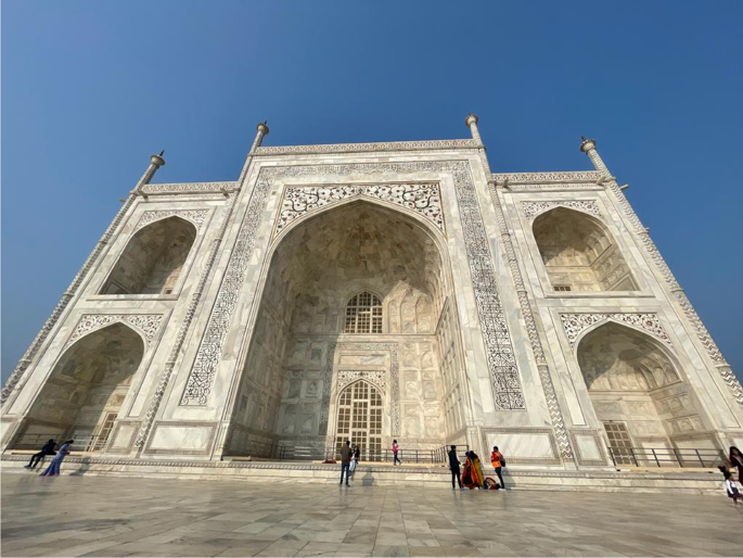 People Visit the Taj Mahal in India Editorial Photo - Image of heritage,  entrance: 160653736