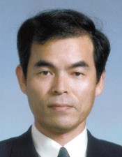 Top physicist quits japan for us