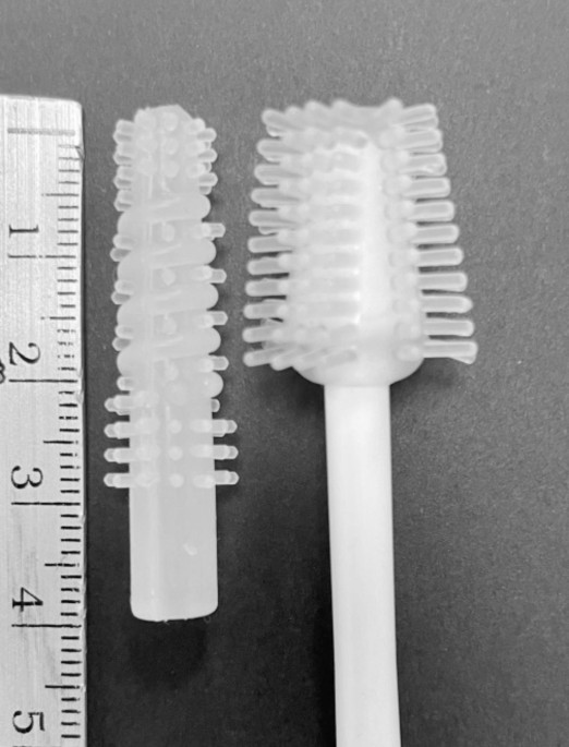 Comparative in vitro study of a new silicone mouth swab for soft tissue cleaning under wet and dry brushing conditions