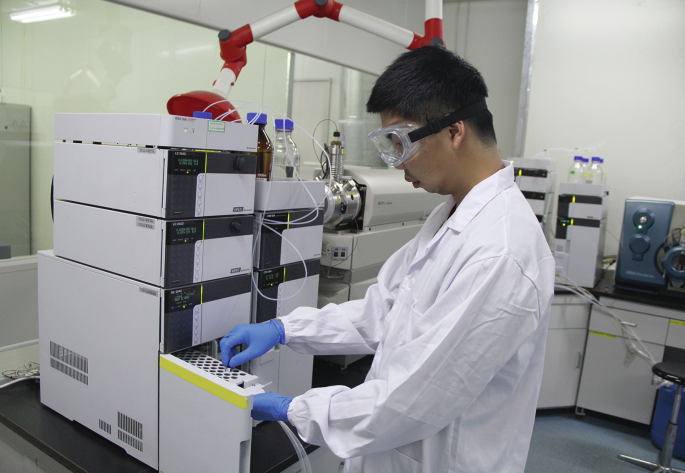 Monitoring organic contaminants in aquatic systems with liquid chromatography–mass spectrometry - Nature Reviews Earth & Environment