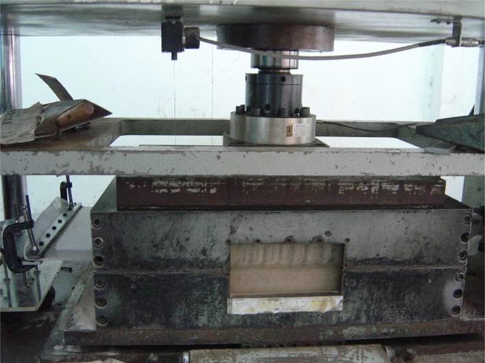 Interface shear characteristics of dredger fill and concrete using