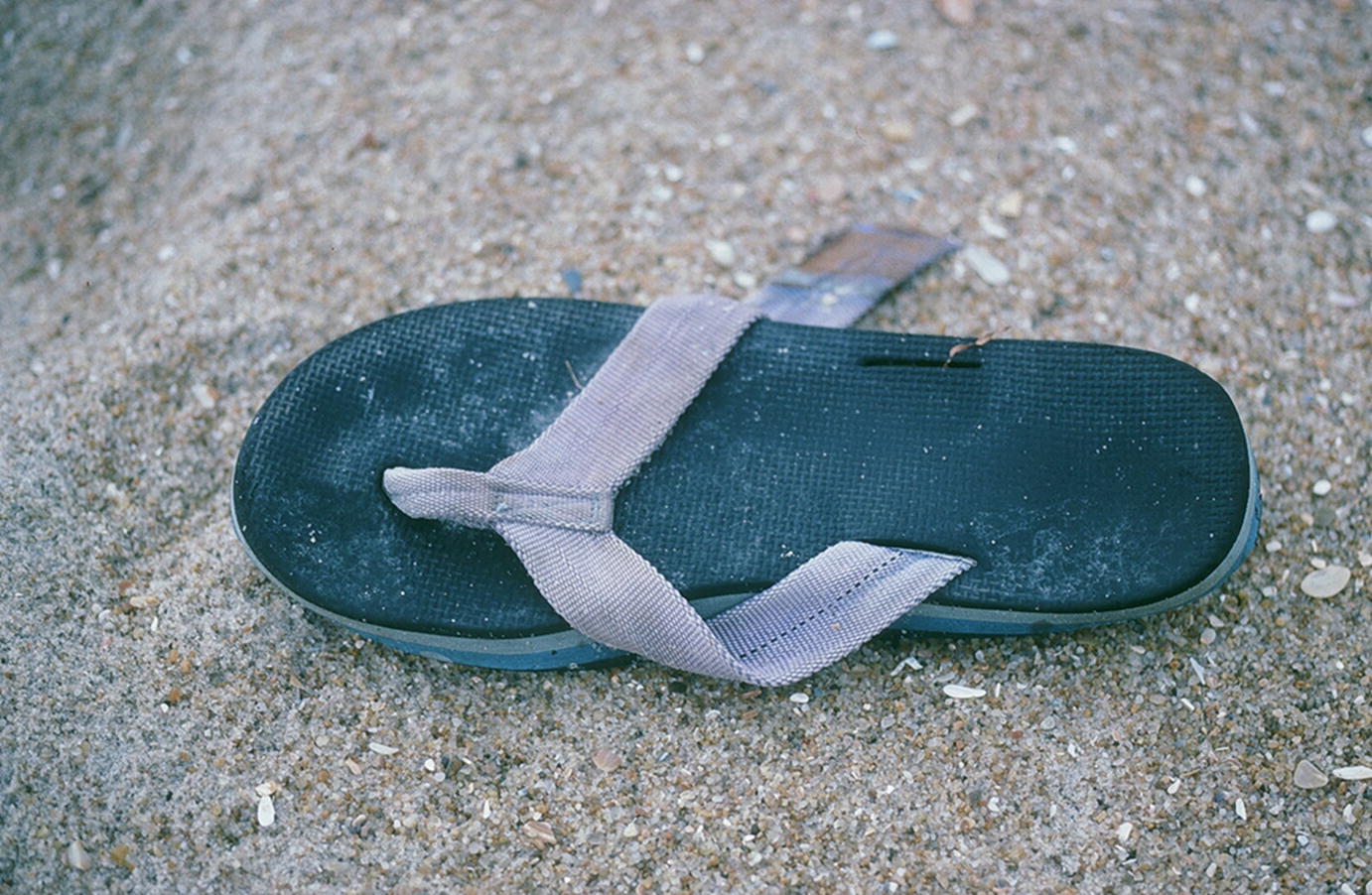 beachcomber bills flip flops