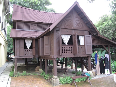 Finding Housing Genotypes by Graph Theory: An Investigation into 