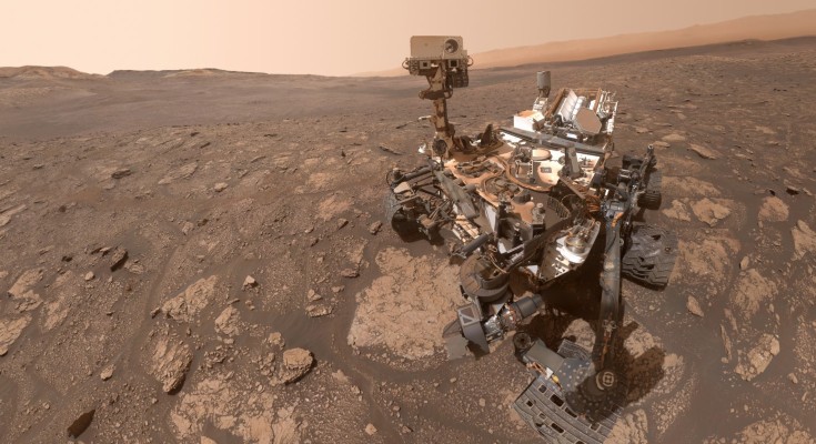 selfie of NASA's curiosity rover on Mars